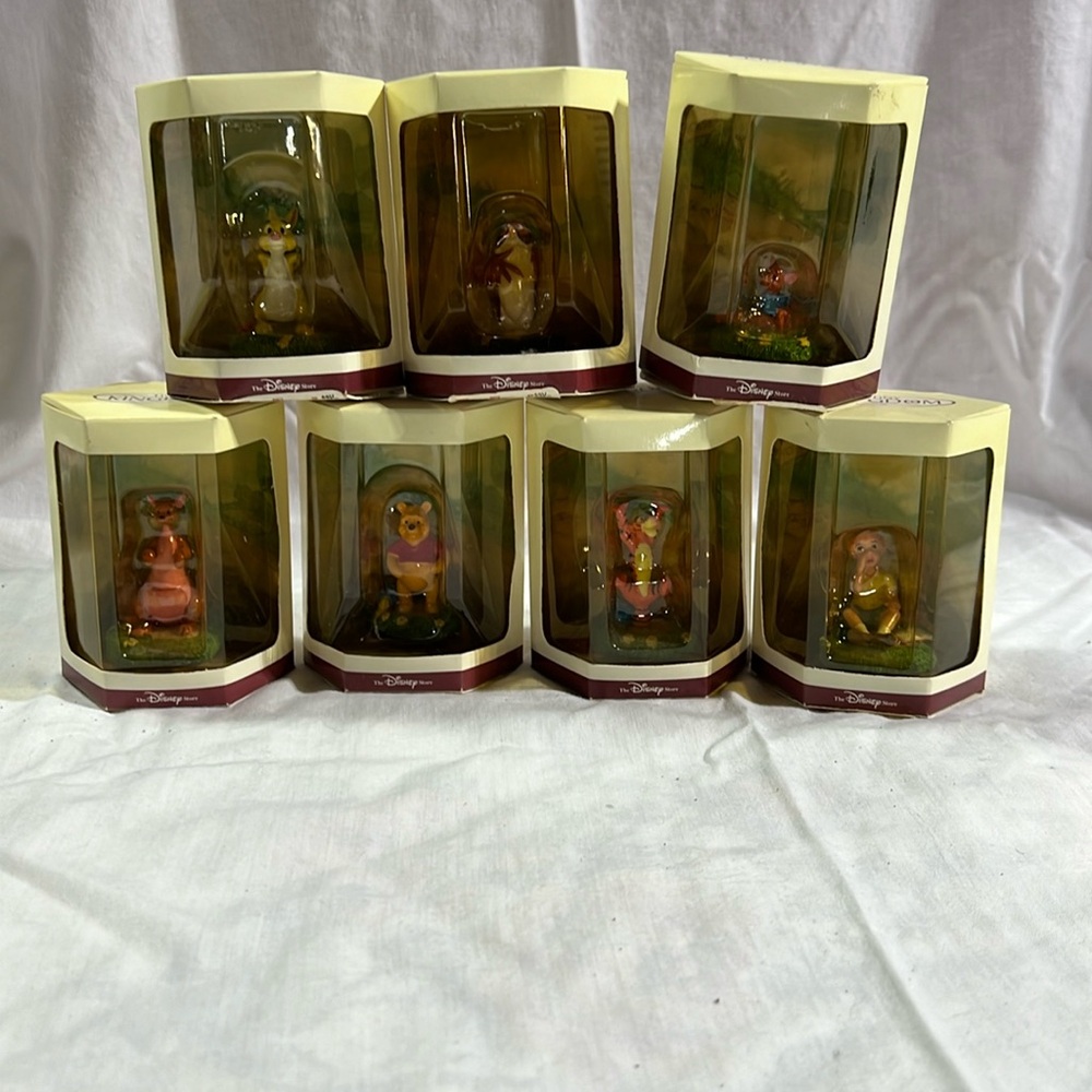Set of 6 - Disneys Tiny Kingdom Figurines